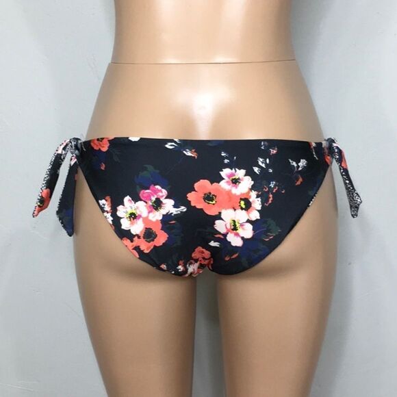 New. Volcom reversible side tie bikini. - Picture 7 of 10